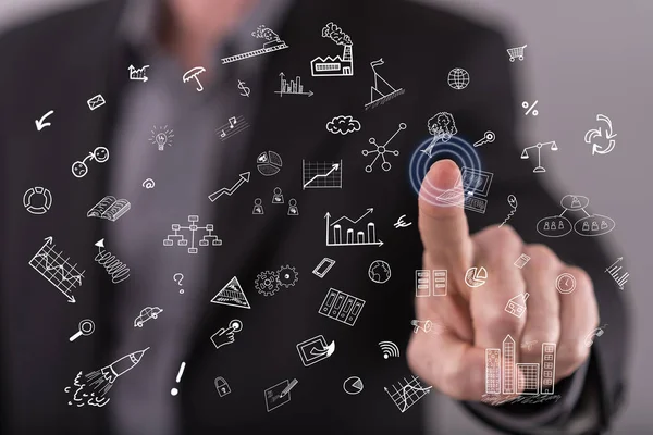 Adam bir dokunmatik ekran üzerinde bir iş doddles dokunmadan