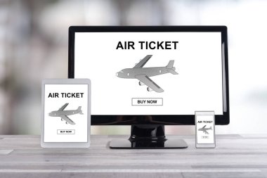 Hava bilet rezervasyon kavramı farklı cihazlarda