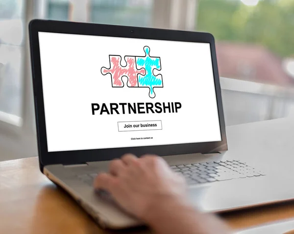 Partnership concept on a laptop — Stock Photo, Image