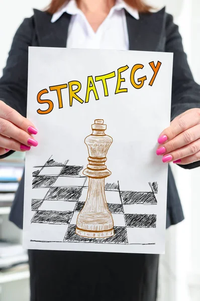 Concetto di strategia mostrato da una donna d'affari — Foto Stock