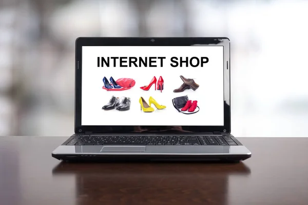 Concept de boutique Internet sur un ordinateur portable — Photo
