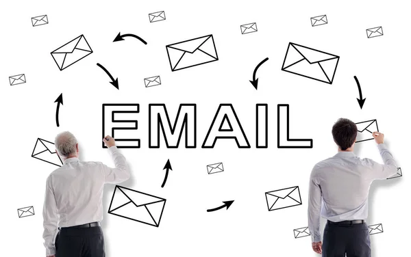 E-mail concetto disegnato da uomini d'affari — Foto Stock