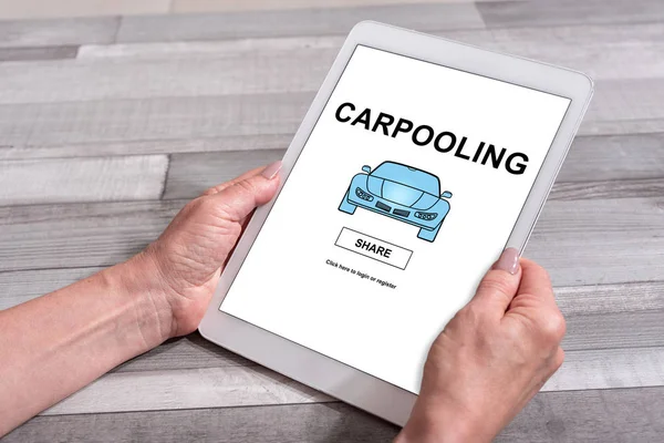태블릿에 carpooling 개념 — 스톡 사진