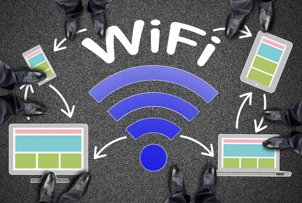 一路上的 Wifi 概念 — 图库照片