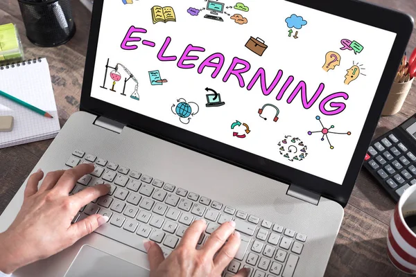 Concept d'apprentissage en ligne sur un écran d'ordinateur portable — Photo