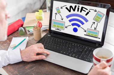 WiFi konsept dizüstü bilgisayar ekranında