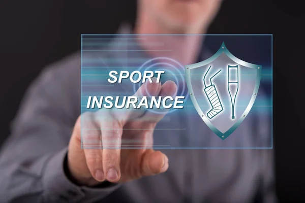 Hombre tocando un concepto de seguro deportivo en una pantalla táctil —  Fotos de Stock