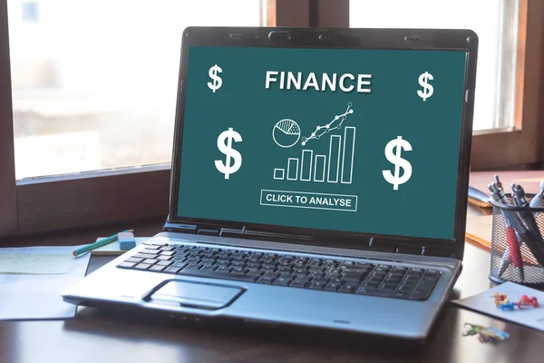 Financiën concept op een laptop scherm — Stockfoto