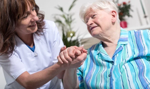 Support of the elderly — Stock Photo, Image