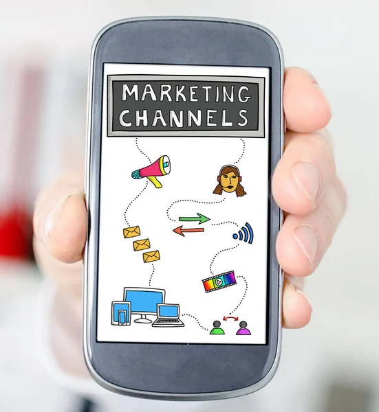 Concepto de canales de marketing en un smartphone — Foto de Stock