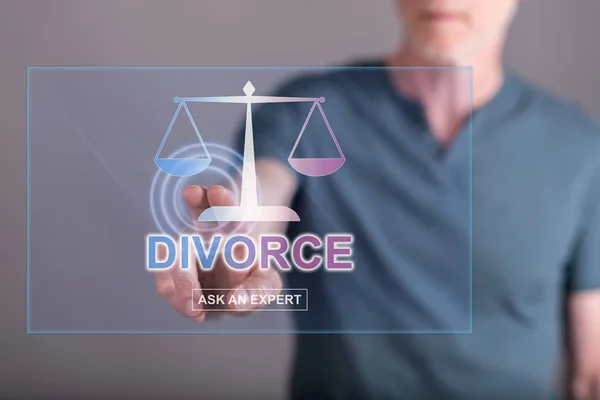 Człowiek, dotykając online rozwód porady internetowej na ekranie dotykowym — Zdjęcie stockowe