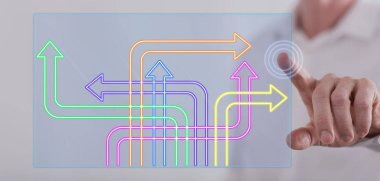 Adam bir dokunmatik ekran üzerinde bir dijital karar kavramı dokunmadan