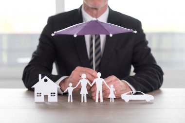 Sigortalı ev, Aile ve araba konsepti