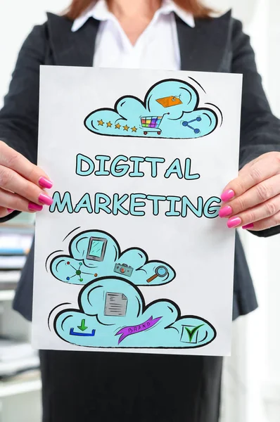 Concepto de marketing digital mostrado por una mujer de negocios — Foto de Stock