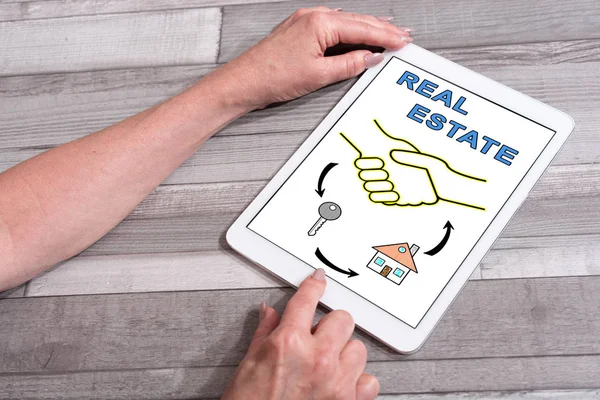 Pojem Real estate na tabletu — Stock fotografie