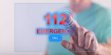 Adam bir dokunmatik ekranda acil bir kavram dokunmadan