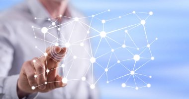 Adam bir dokunmatik ekran üzerinde bir sanal ağ kavramı dokunmadan