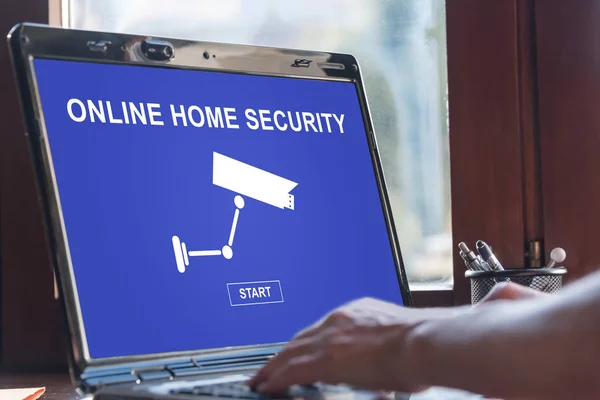 Online otthoni biztonsági koncepció hordozhatószámítógép-képernyő — Stock Fotó