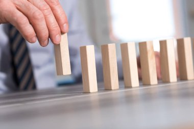 Ahşap bloklar ile iş ilerleme kavramı