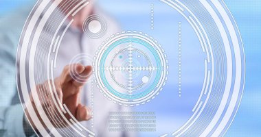 Adam bir dokunmatik ekran üzerinde bir sanal teknoloji kavramı dokunmadan