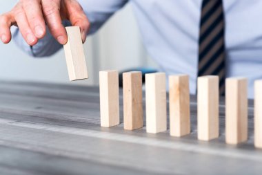 Ahşap bloklar ile iş ilerleme kavramı