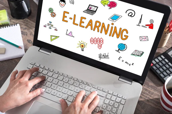 E-learning έννοια σε μια οθόνη φορητού υπολογιστή — Φωτογραφία Αρχείου