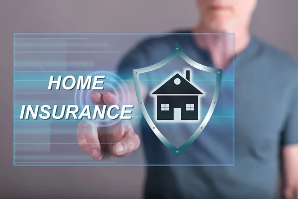 Mann berührt Hausversicherungs-Konzept auf Touchscreen — Stockfoto