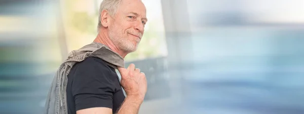 Portret van volwassen man — Stockfoto