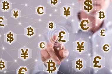 Bir para birimi ağ kavramı bir dokunmatik ekran üzerinde dokunmadan adam