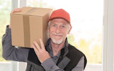 Gülümseyen kıdemli kurtarıcı portresi