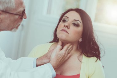 Doktor kontrol tiroid