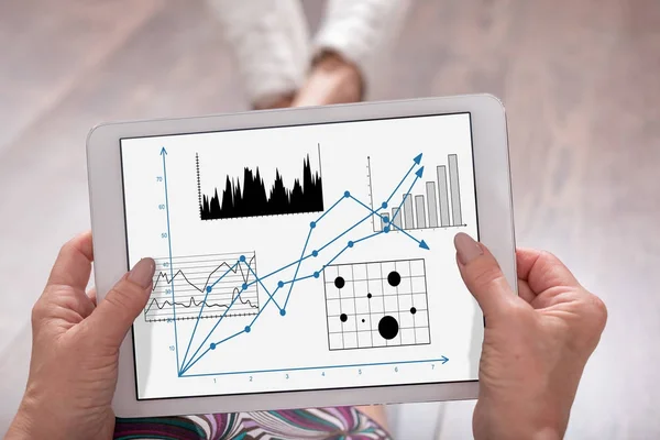 Концепція бізнес-аналізу на планшеті — стокове фото