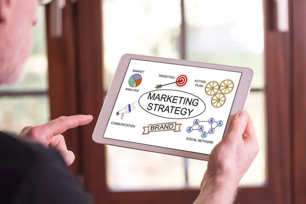 Marketing stratégia koncepció egy tabletta — Stock Fotó