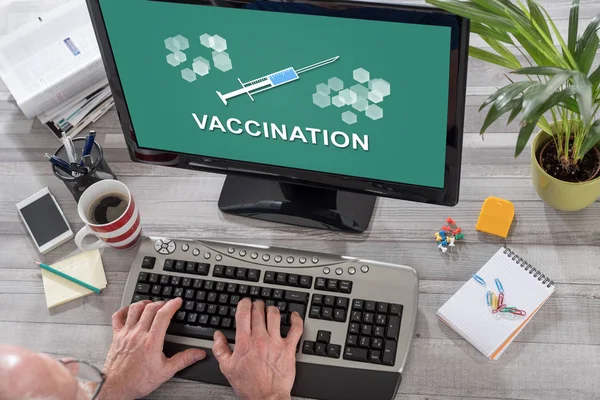 Vaccinatie concept op een computer — Stockfoto