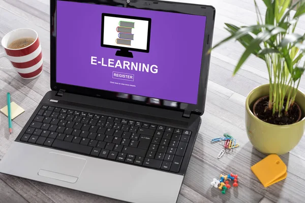 Az E-learning koncepció egy laptop — Stock Fotó