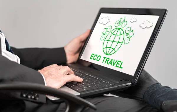 Eco utazik fogalom-ra egy laptop — Stock Fotó