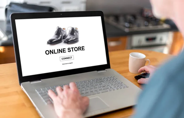 Concetto di negozio online su un computer portatile — Foto Stock