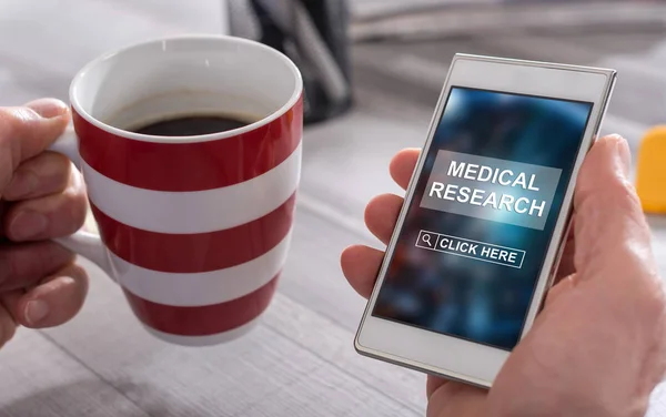 Concept de recherche médicale sur smartphone — Photo