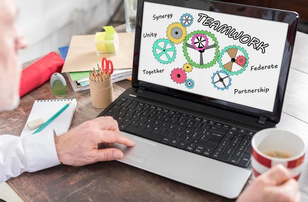 Teamwork concept op een laptop scherm — Stockfoto
