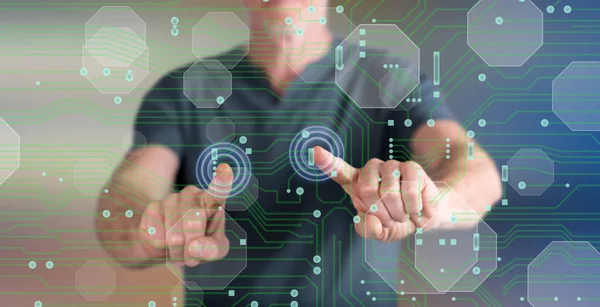 Homem tocando um conceito de tecnologia digital em uma tela sensível ao toque — Fotografia de Stock
