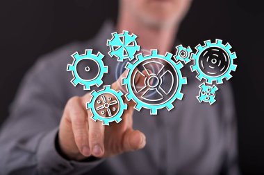 Adam bir dokunmatik ekran üzerinde işbirliği kavramı dokunmadan