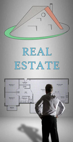 Real estate koncepció nézte egy üzletember — Stock Fotó