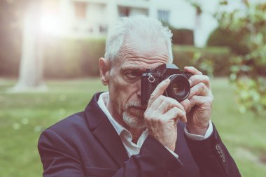Fotoğraf çekmek adam olgun, etkisi ışık