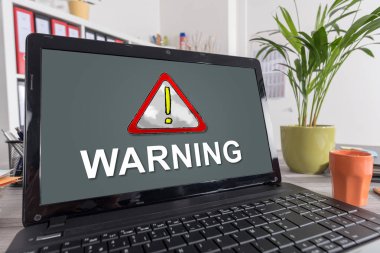 Uyarı kavramı bir laptop