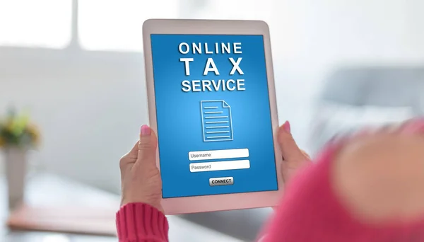 Online daňová koncepce služeb na tabletu — Stock fotografie