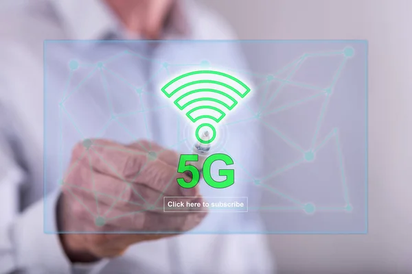 Człowiek, dotykając koncepcja 5g — Zdjęcie stockowe