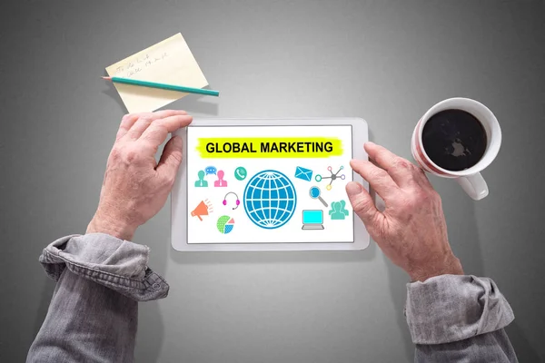 Concepto de marketing global en una tableta — Foto de Stock