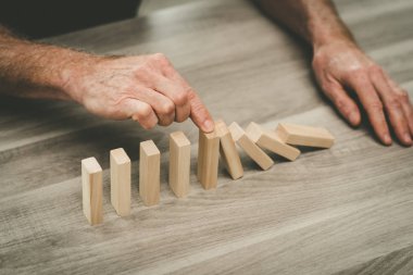 Domino etkisi durdurma tarafından iş denetim kavramı