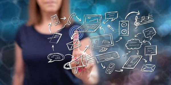 Mujer tocando un concepto de comunicación —  Fotos de Stock