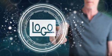 Marka stratejisi konseptine dokunan adam